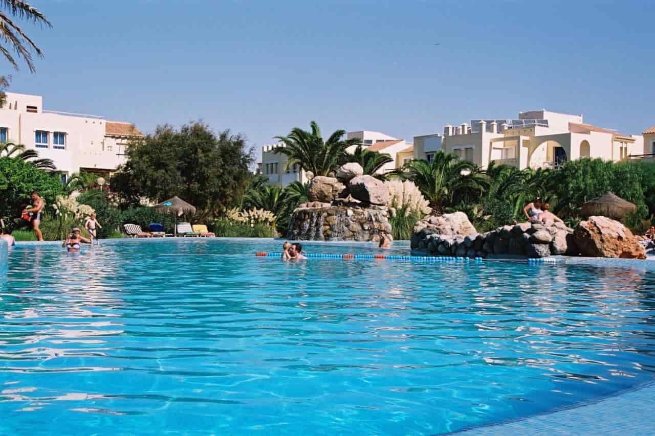 Apartamentos Moguima — hotel pet-friendly en Roquetas de Mar