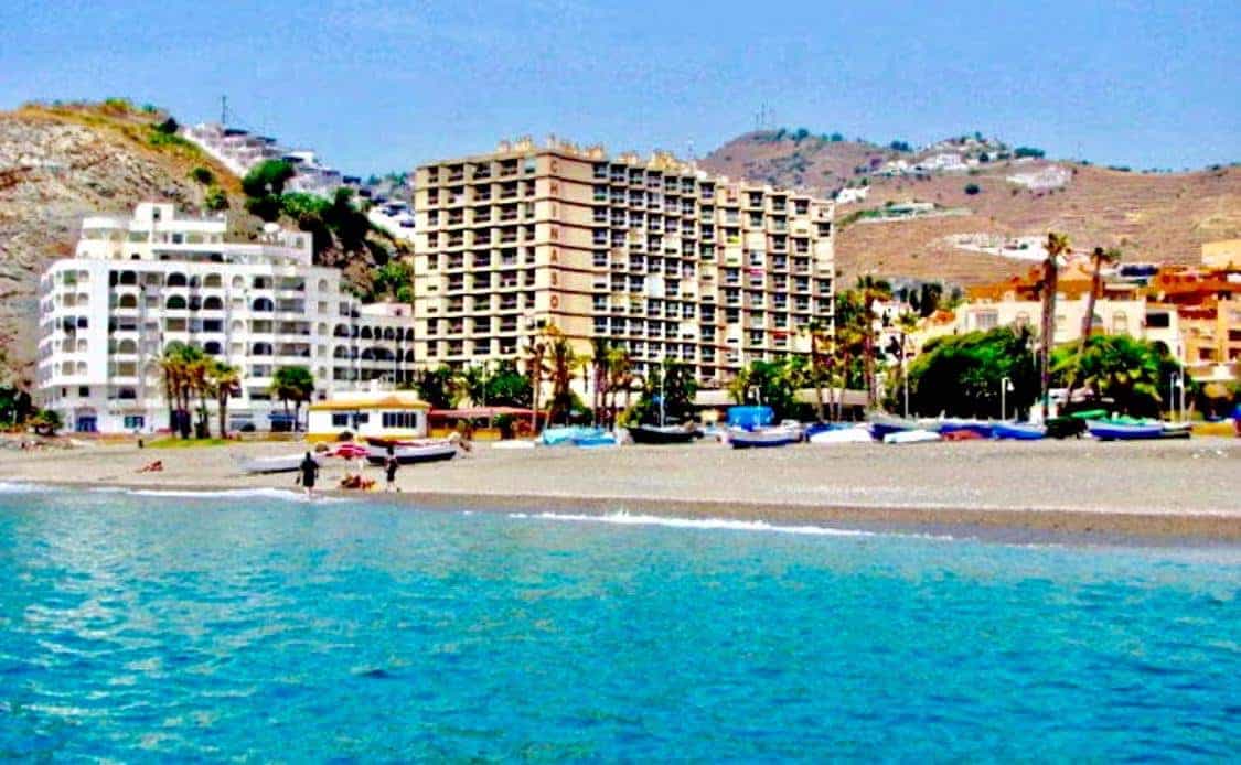 Chinasol Playa — hotel pet-friendly en Almuñécar
