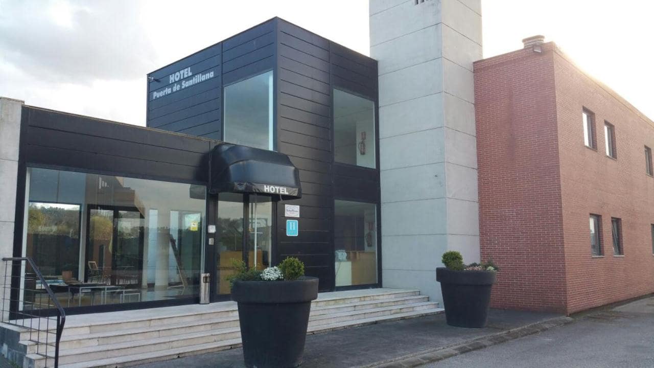 Puerta de Santillana — hotel pet-friendly en Torrelavega